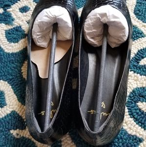 Holly leather black crocodile flats
